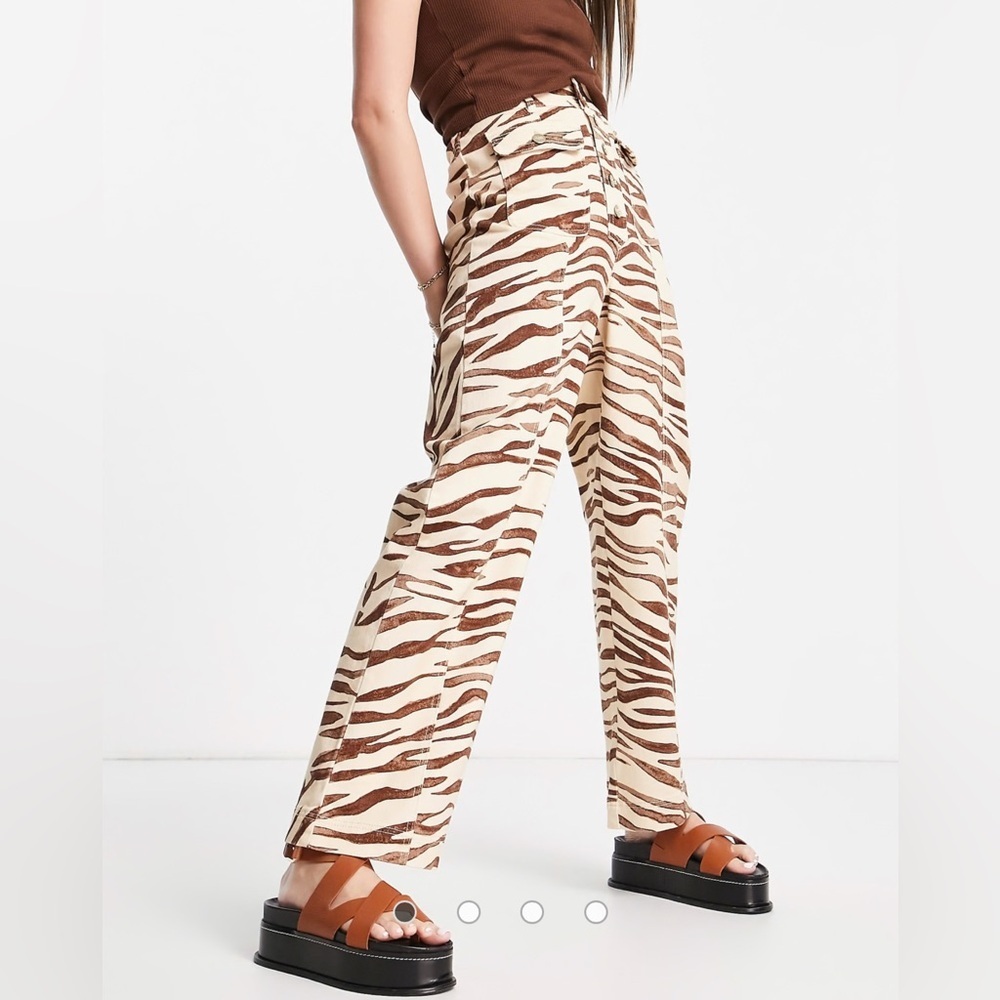 NWT Finders Keepers Garcia Zebra Print Wide Leg Jeans Size 00 Barrel Leg